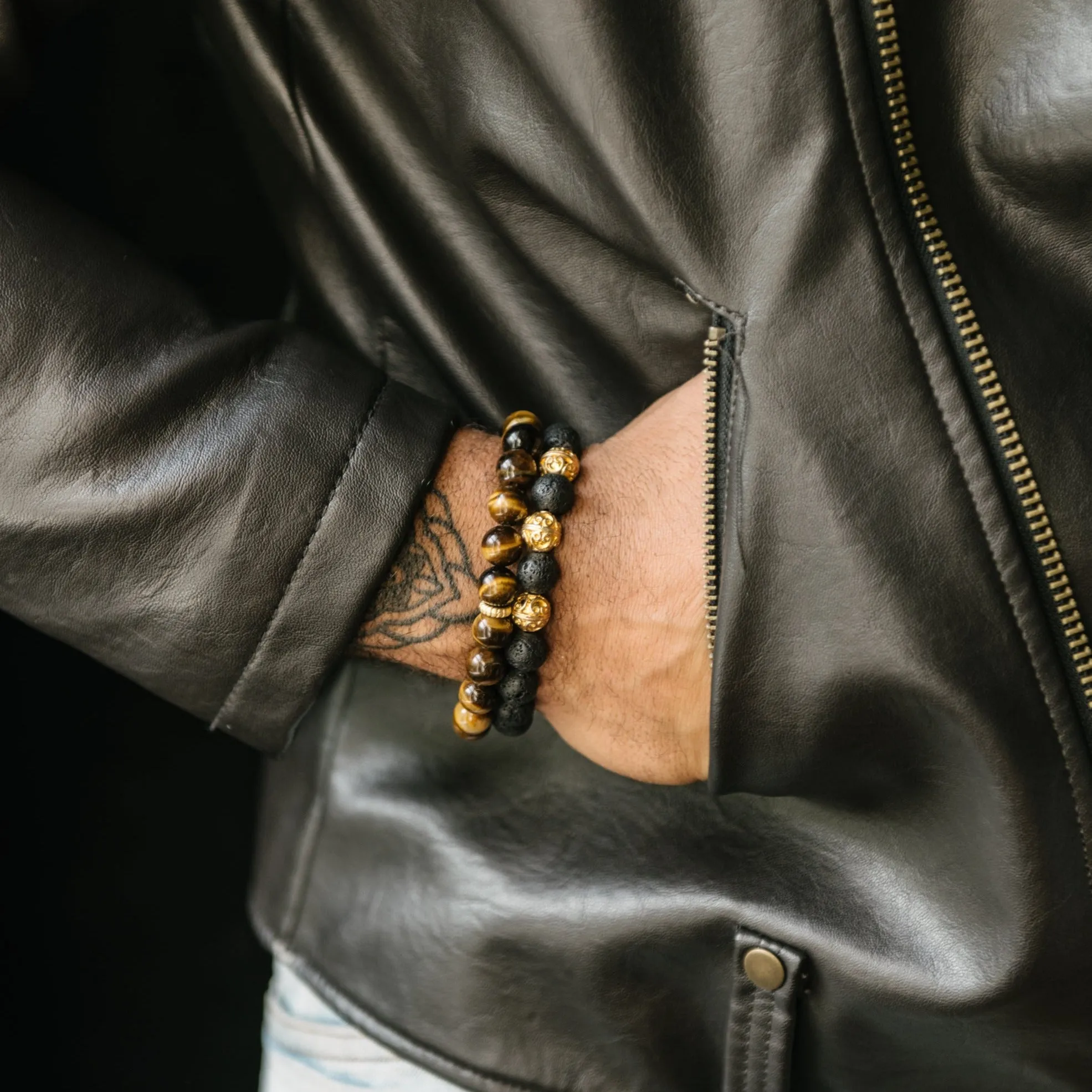 10mm Brown Tiger's Eye Beaded Bracelet with Hematite Accent Bead