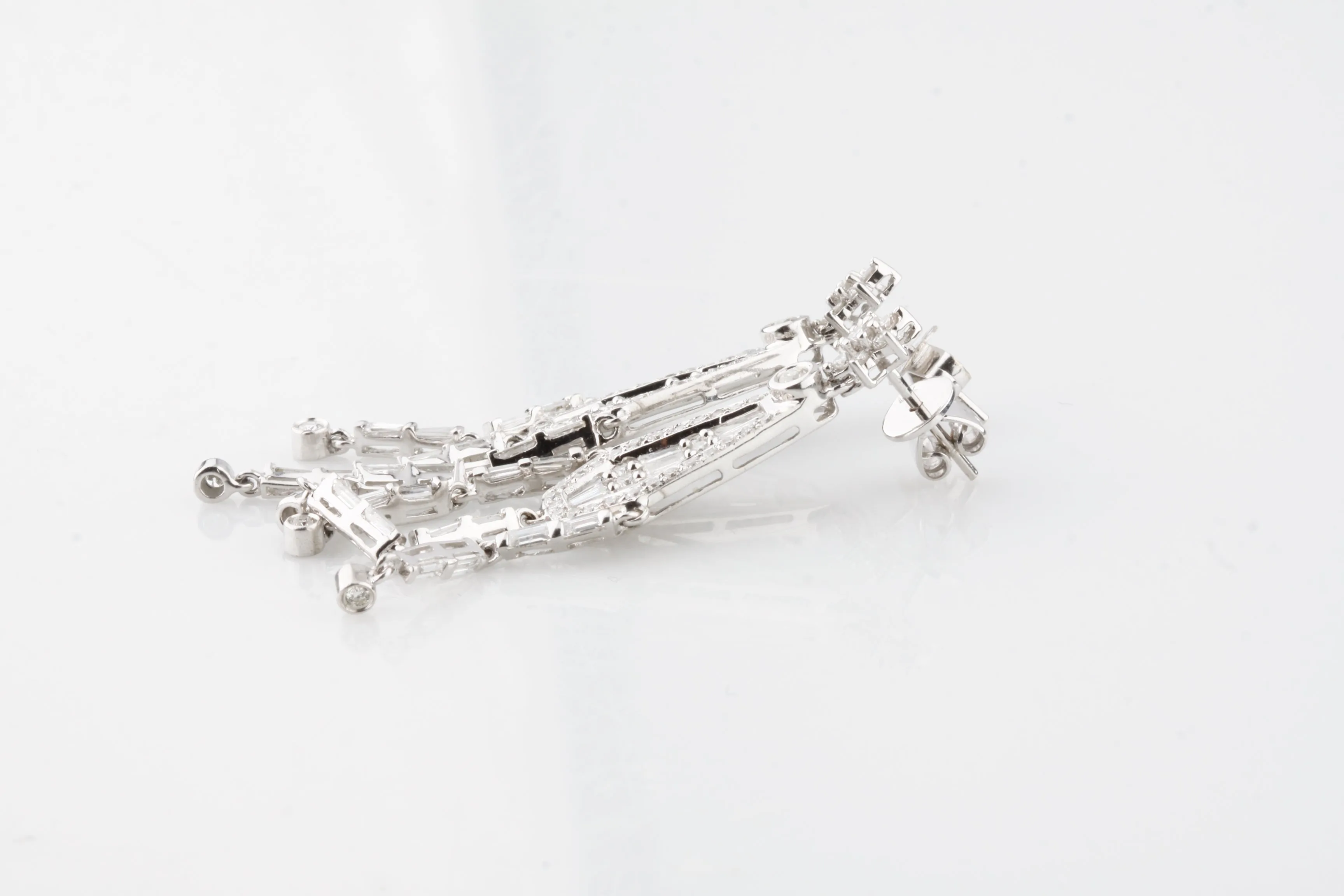 14k White Gold Diamond Chandelier Drop Earrings TCW = 3.00 ct Certified