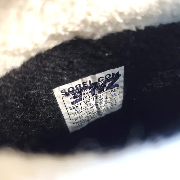 31) SOREL Caribou Faux Fur Waterproof Boots Sz. 4