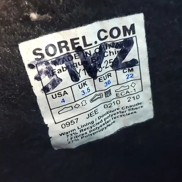 31) SOREL Caribou Faux Fur Waterproof Boots Sz. 4