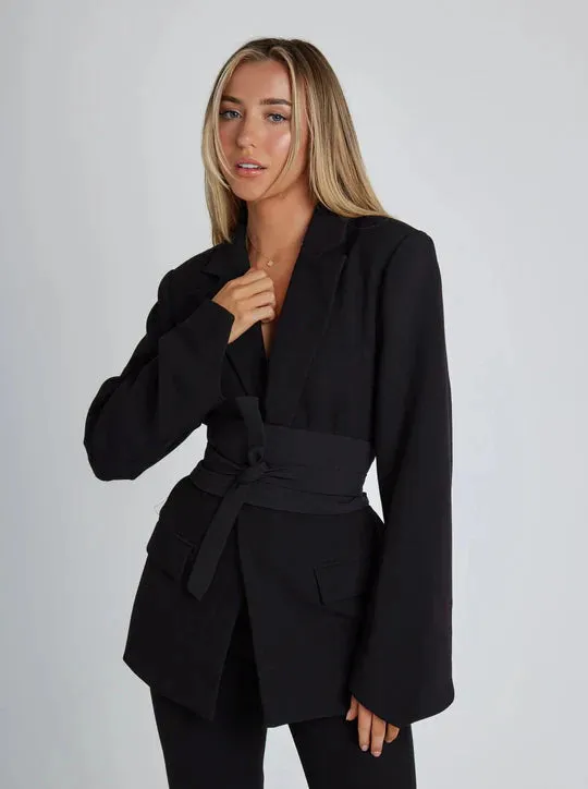 Aina Blazer: Casual Chic Style