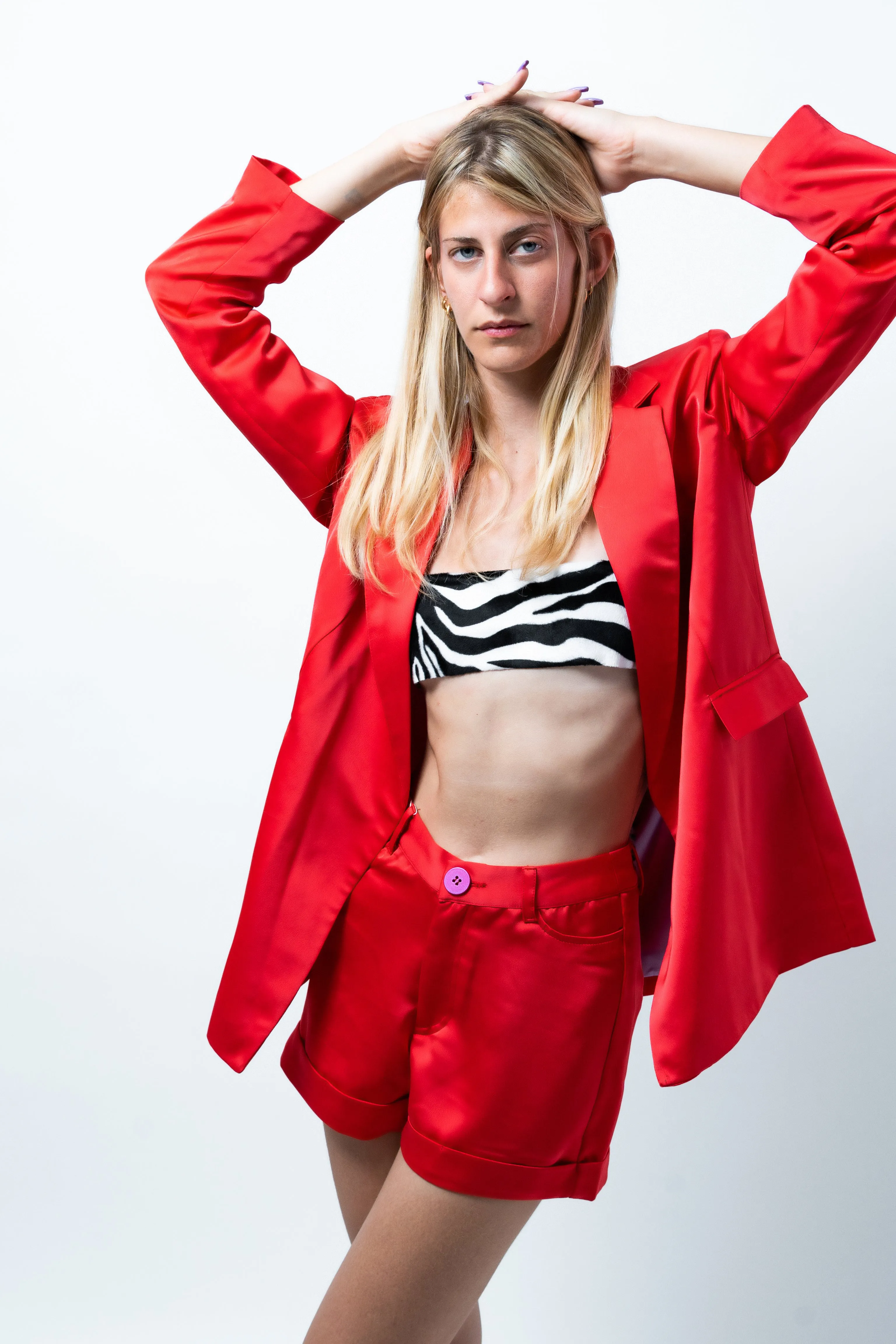 Alice : The Apple Red Suit