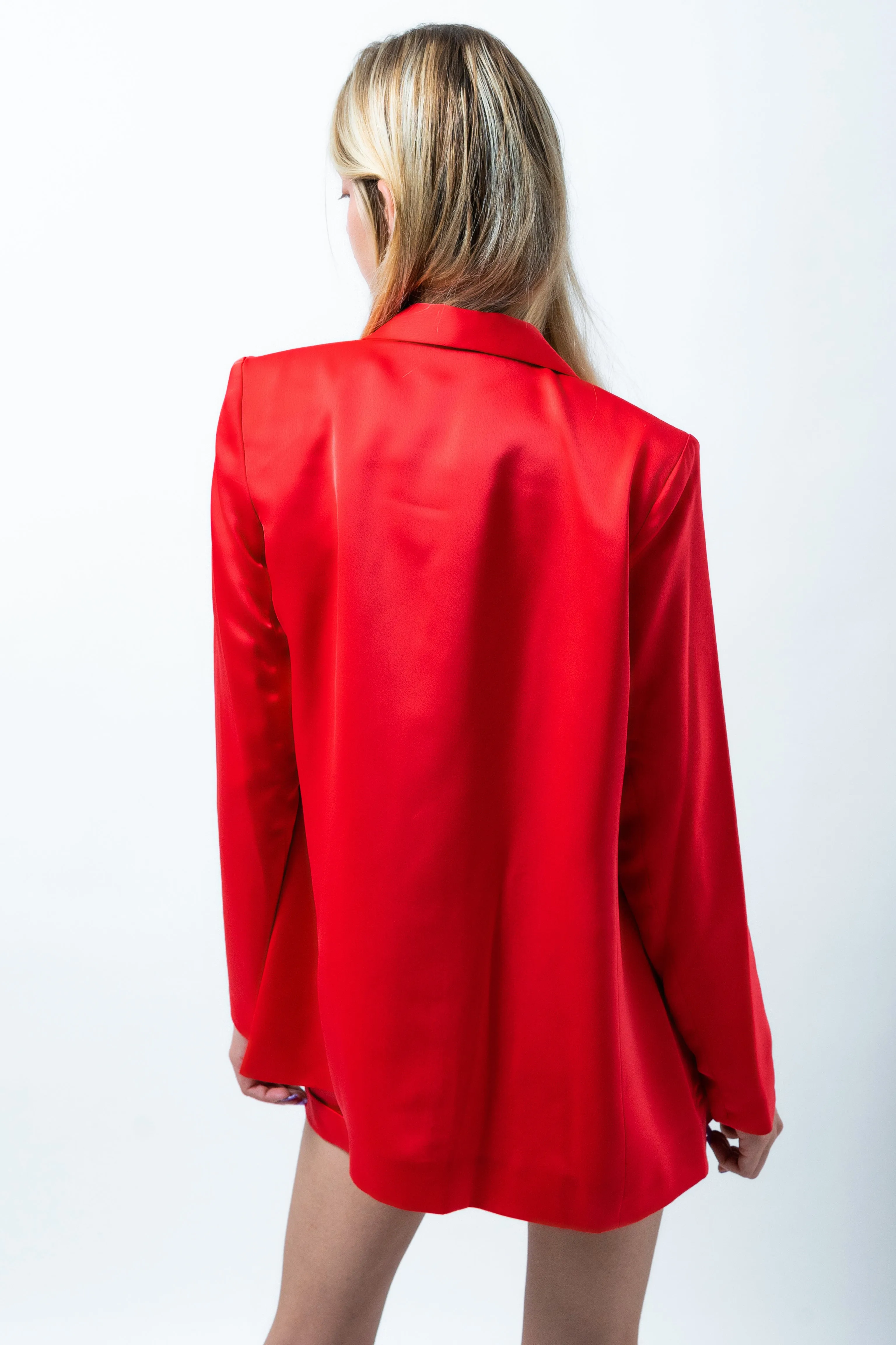 Alice : The Apple Red Suit