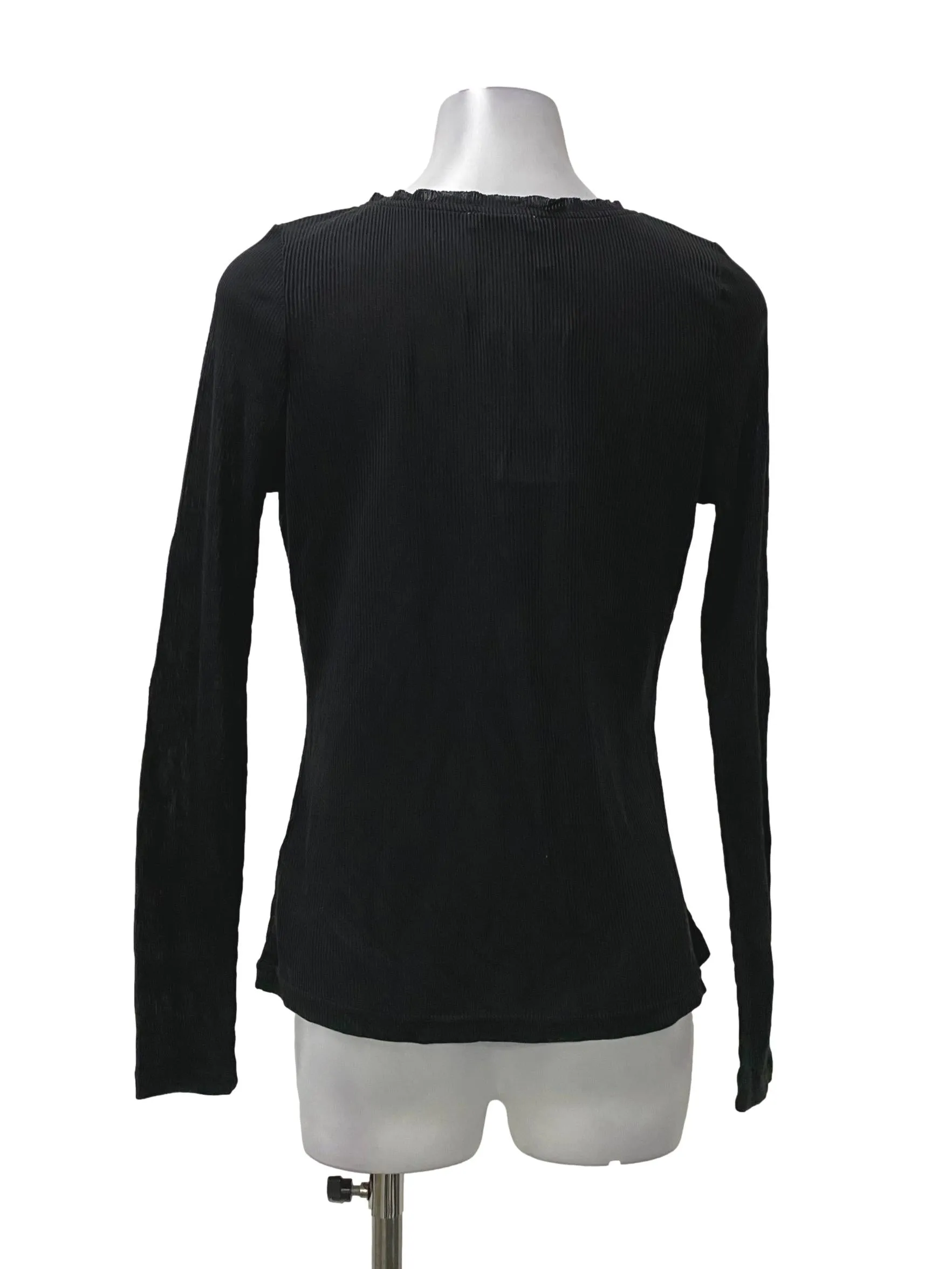 Black Round Neck Long Sleeved Top