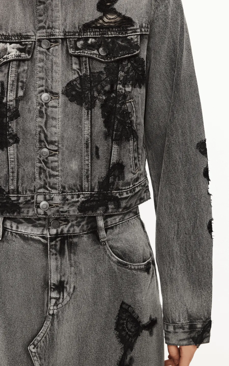 Coat / JNBY Distressed Denim Cropped Jacket