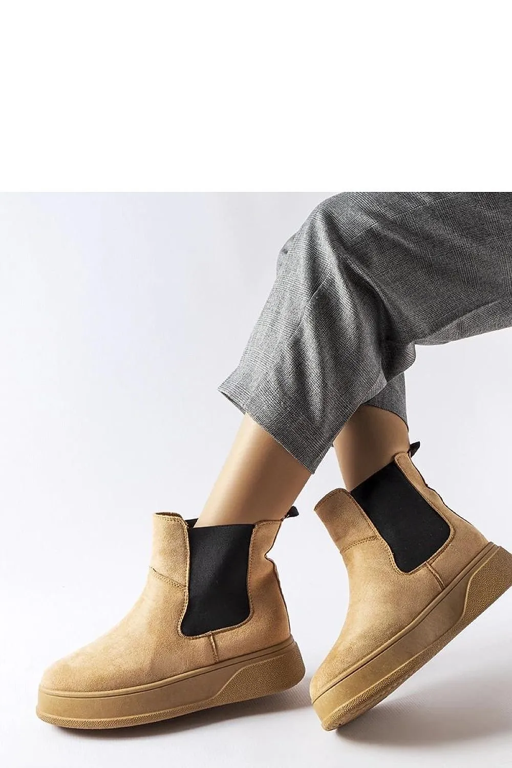 Dark beige Benilde platform boots