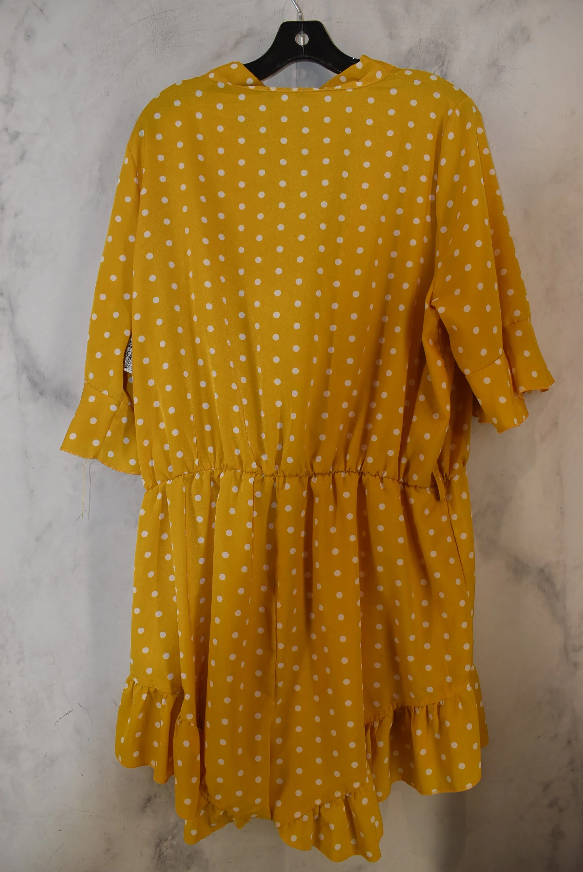 Dress Casual Short By Boohoo Boutique  Size: 18