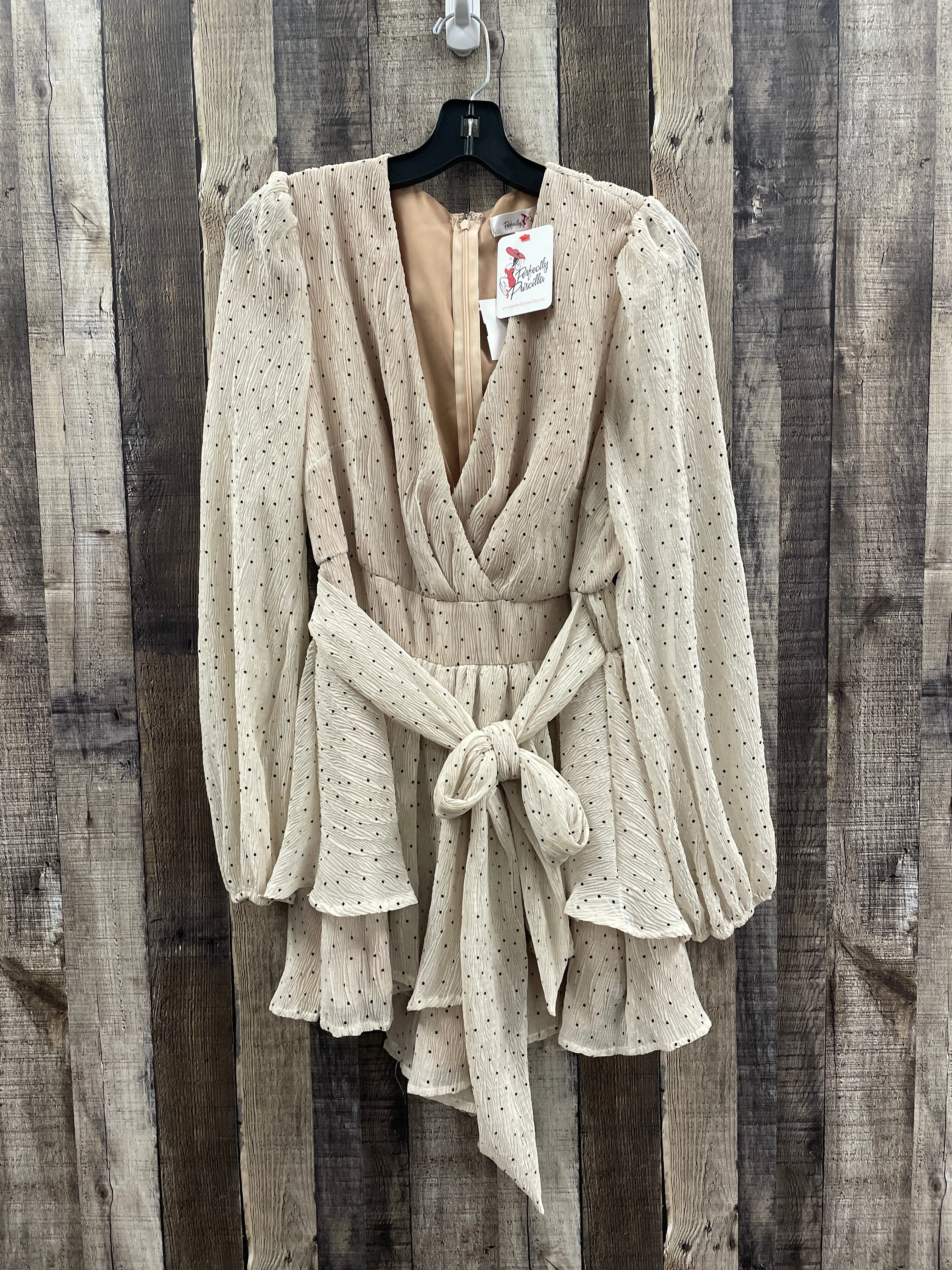 Dress Casual Short By Cme In Beige, Size: L