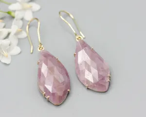 Earrings rose cut pink sapphire with 18k gold in prongs setting and hooks style on the top