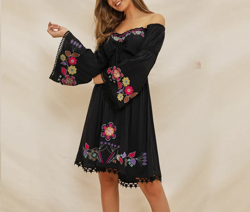 Embroidered One-shoulder Long-sleeved Bohemian Dress