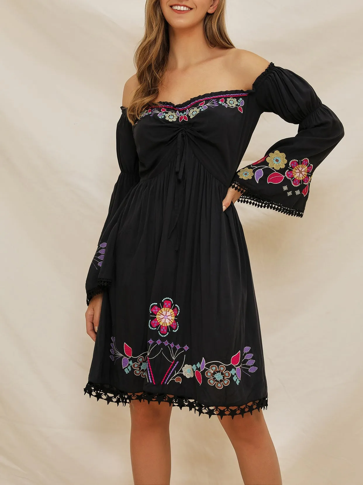 Embroidered One-shoulder Long-sleeved Bohemian Dress