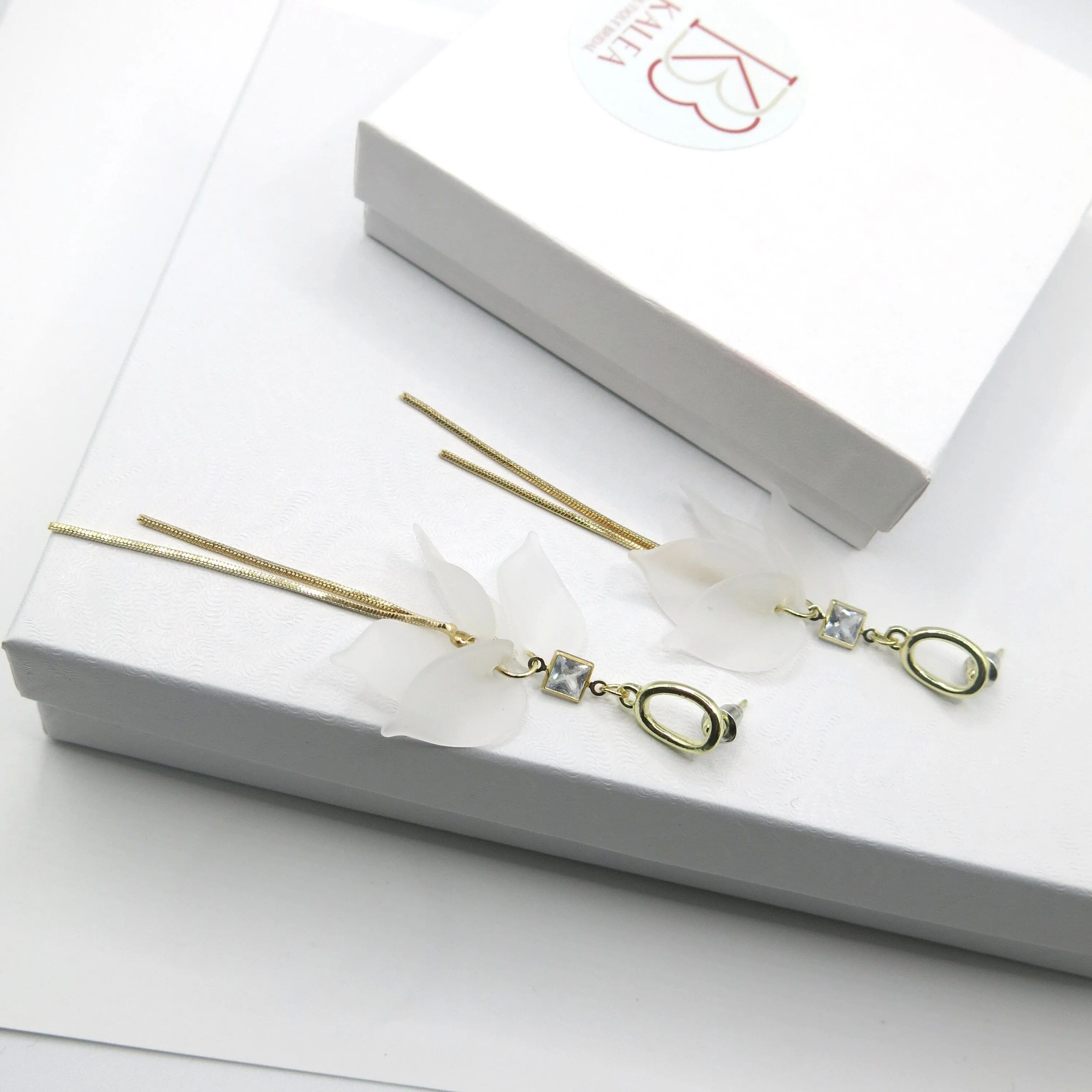 Floral White Ear Studs, Flower Petal White Bridal Earrings, Wedding Floral Chain Dangle Earrings