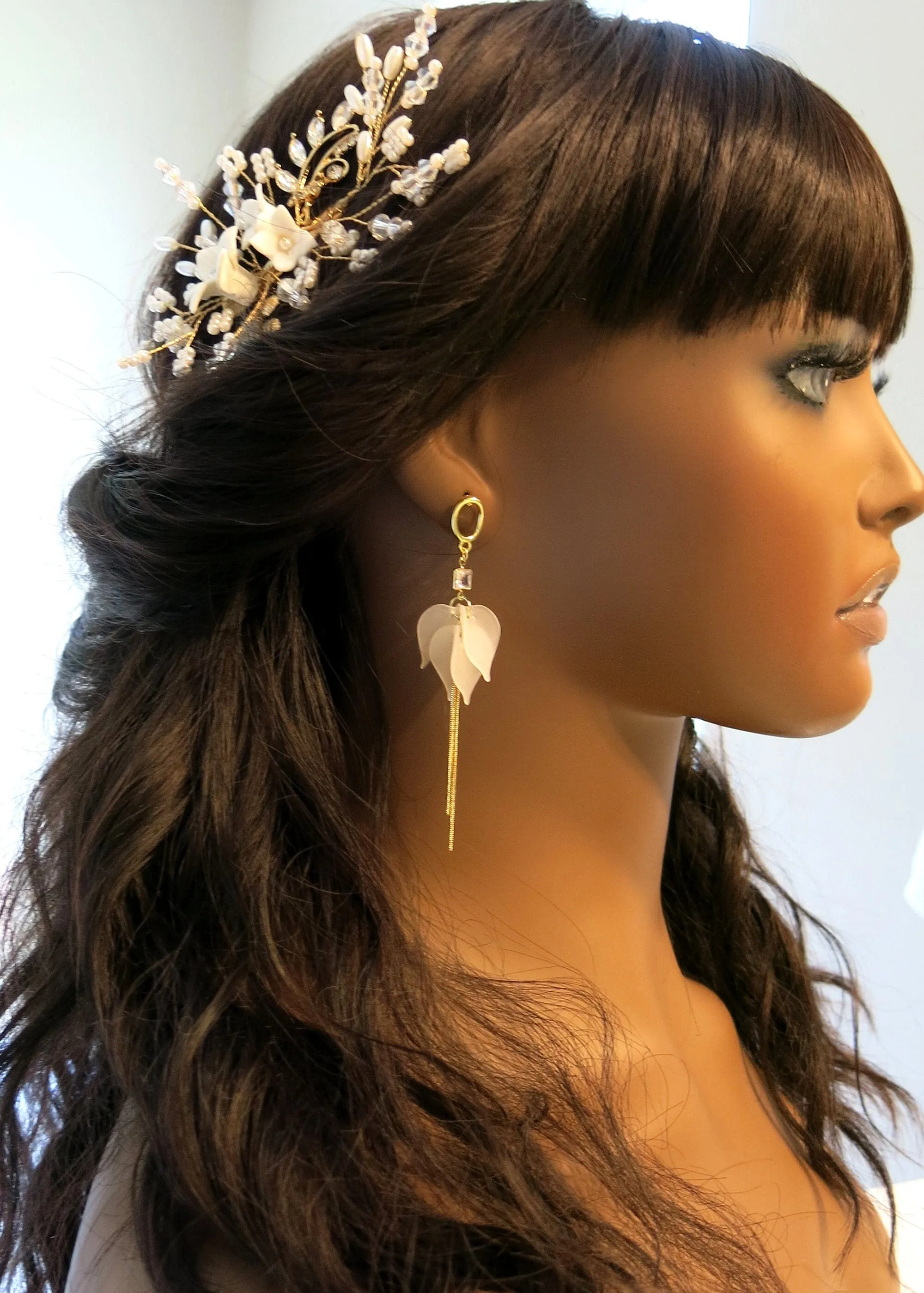 Floral White Ear Studs, Flower Petal White Bridal Earrings, Wedding Floral Chain Dangle Earrings