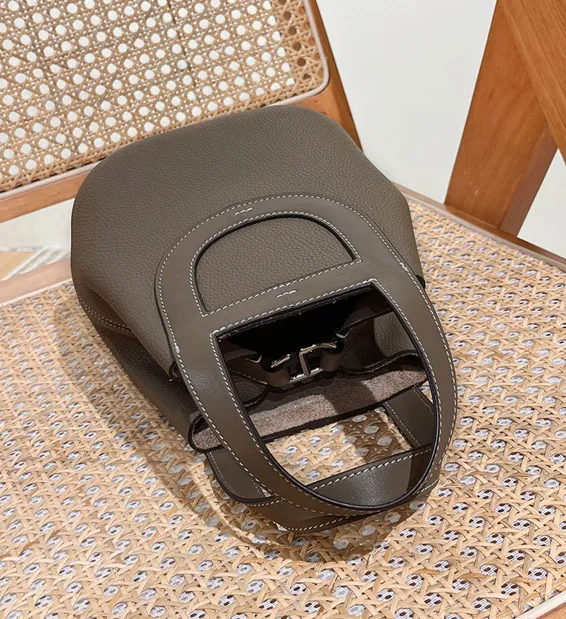 Leather Bucket bag