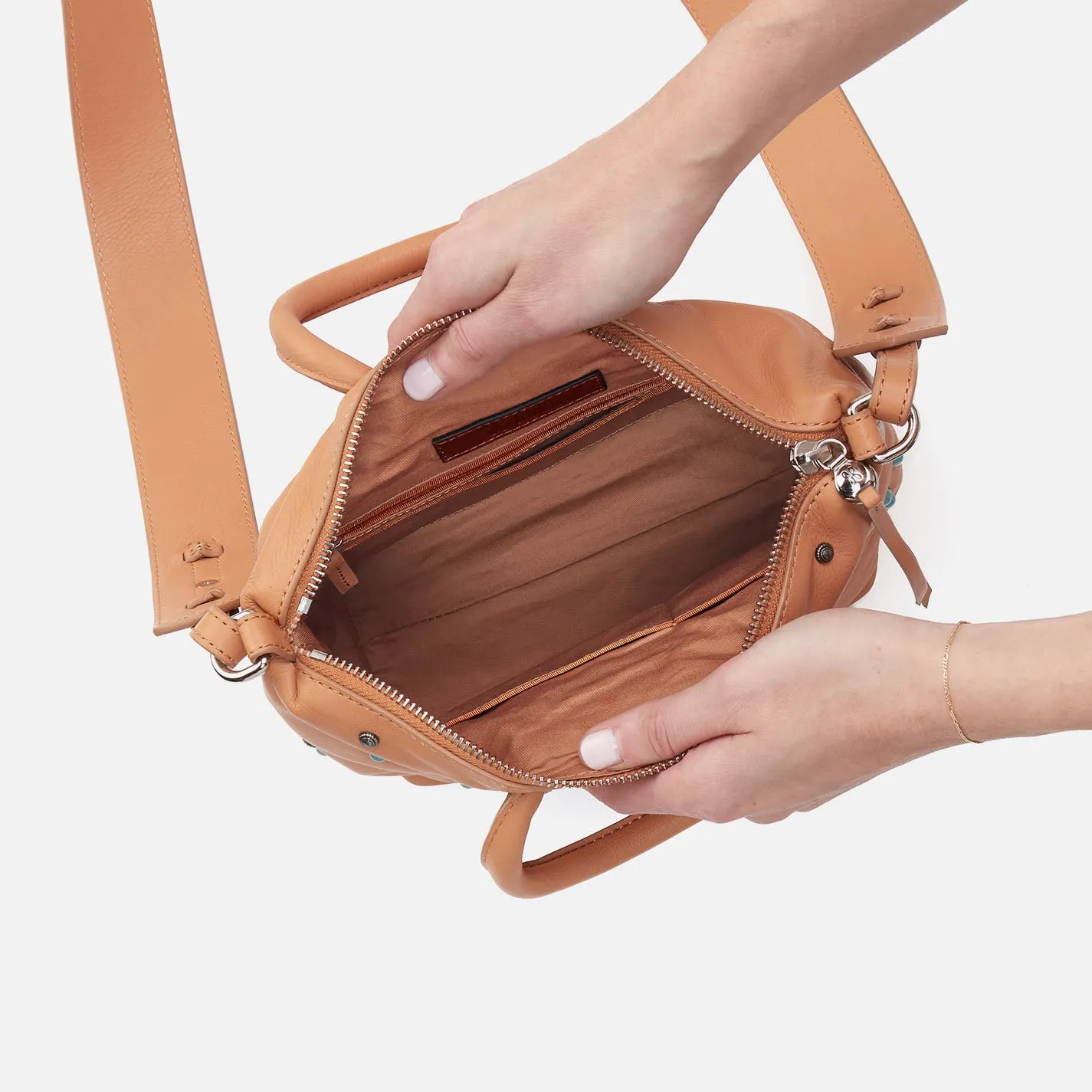 Maggie Crossbody In Smooth Leather - Doe
