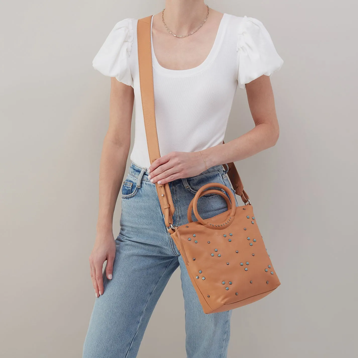 Maggie Crossbody In Smooth Leather - Doe
