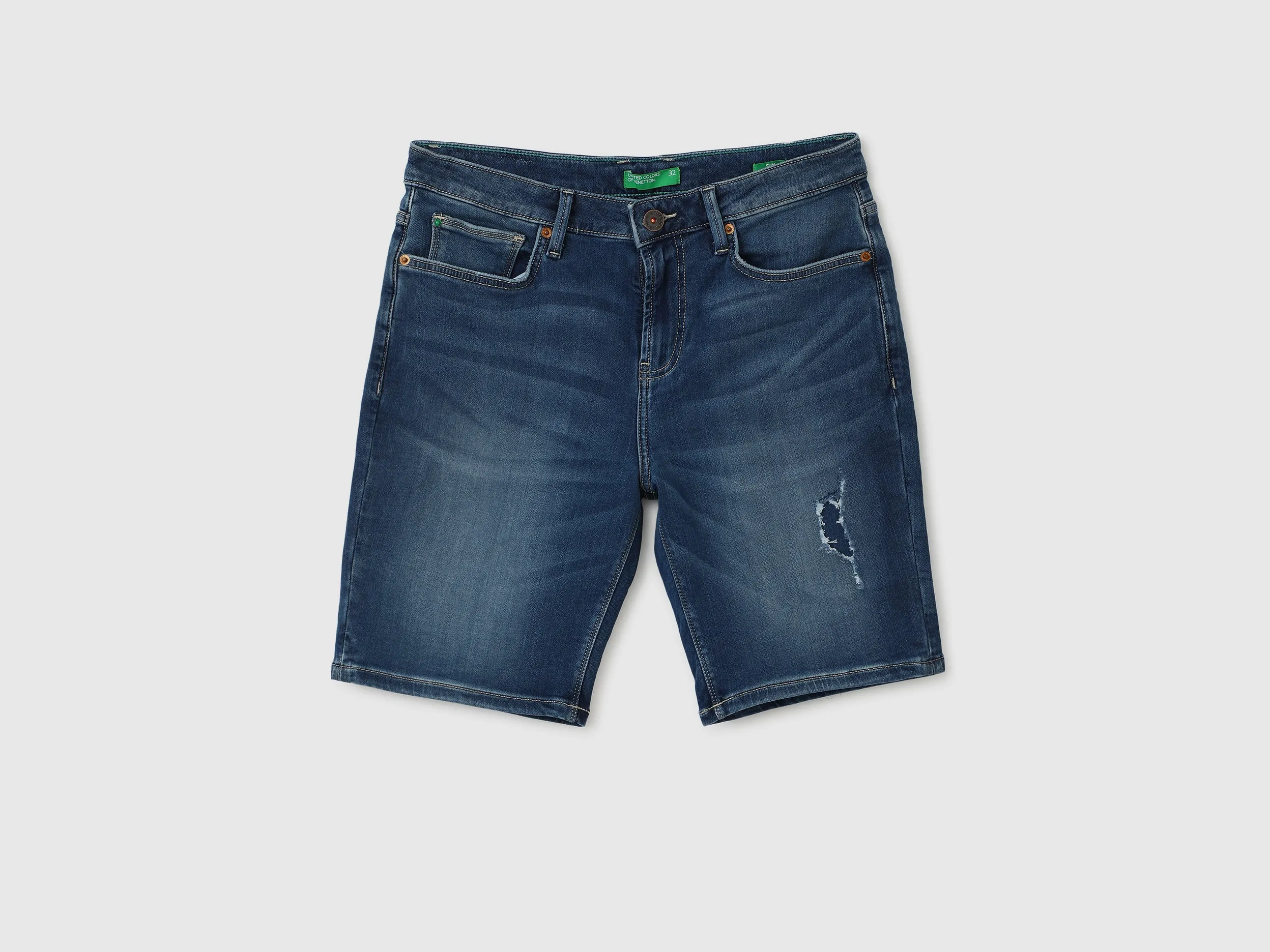 Men Solid Slim Fit Shorts