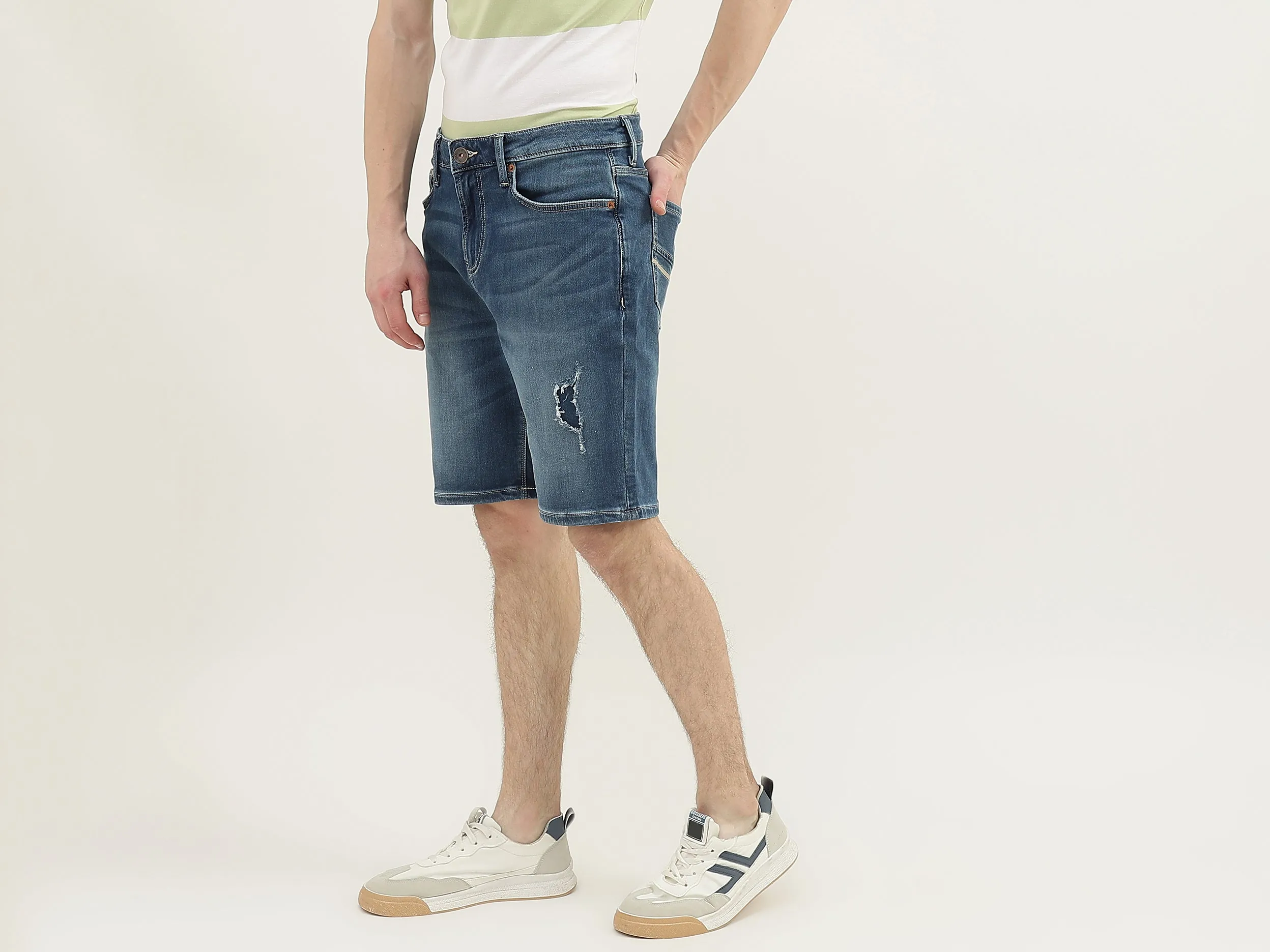 Men Solid Slim Fit Shorts
