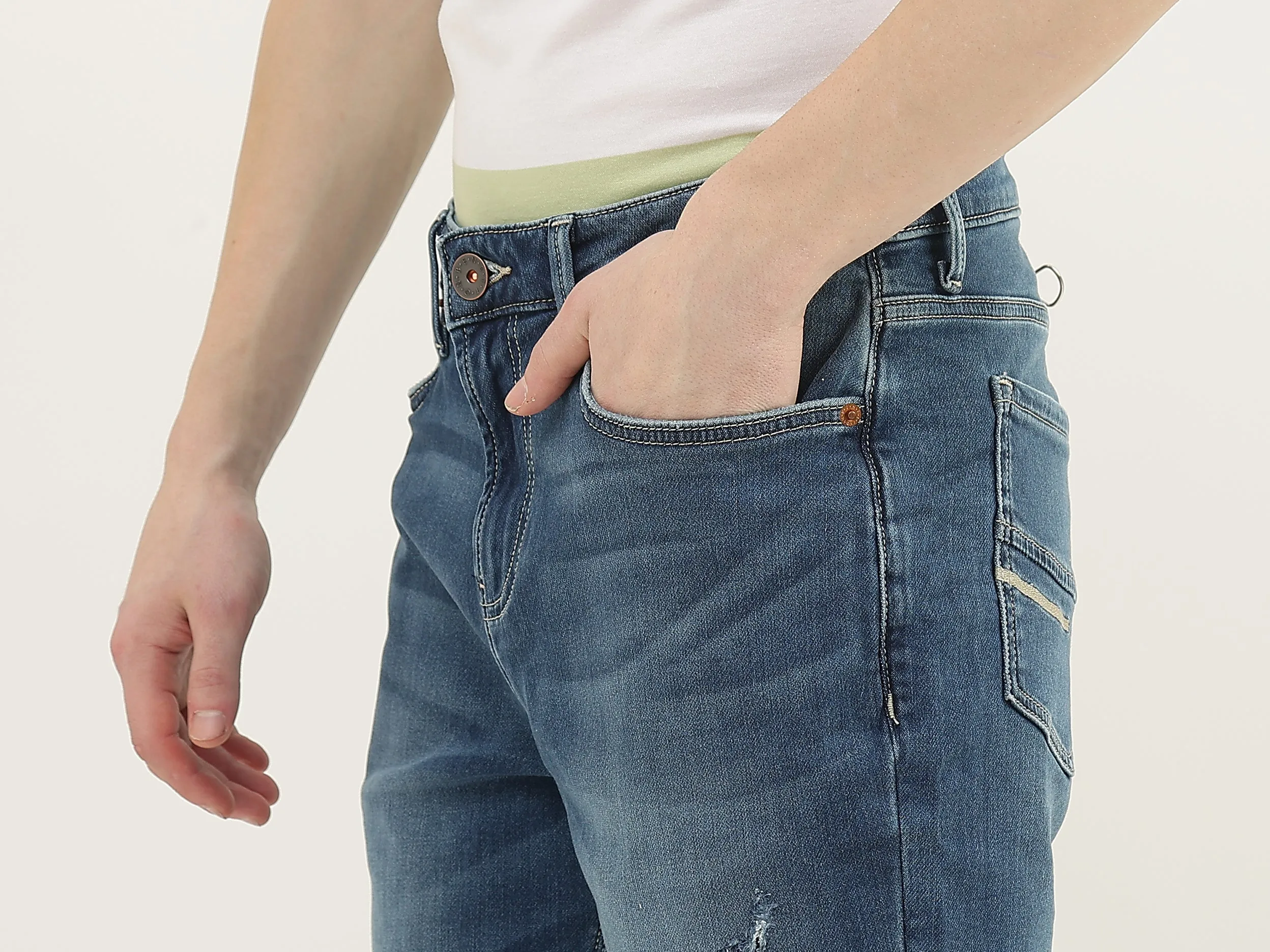 Men Solid Slim Fit Shorts