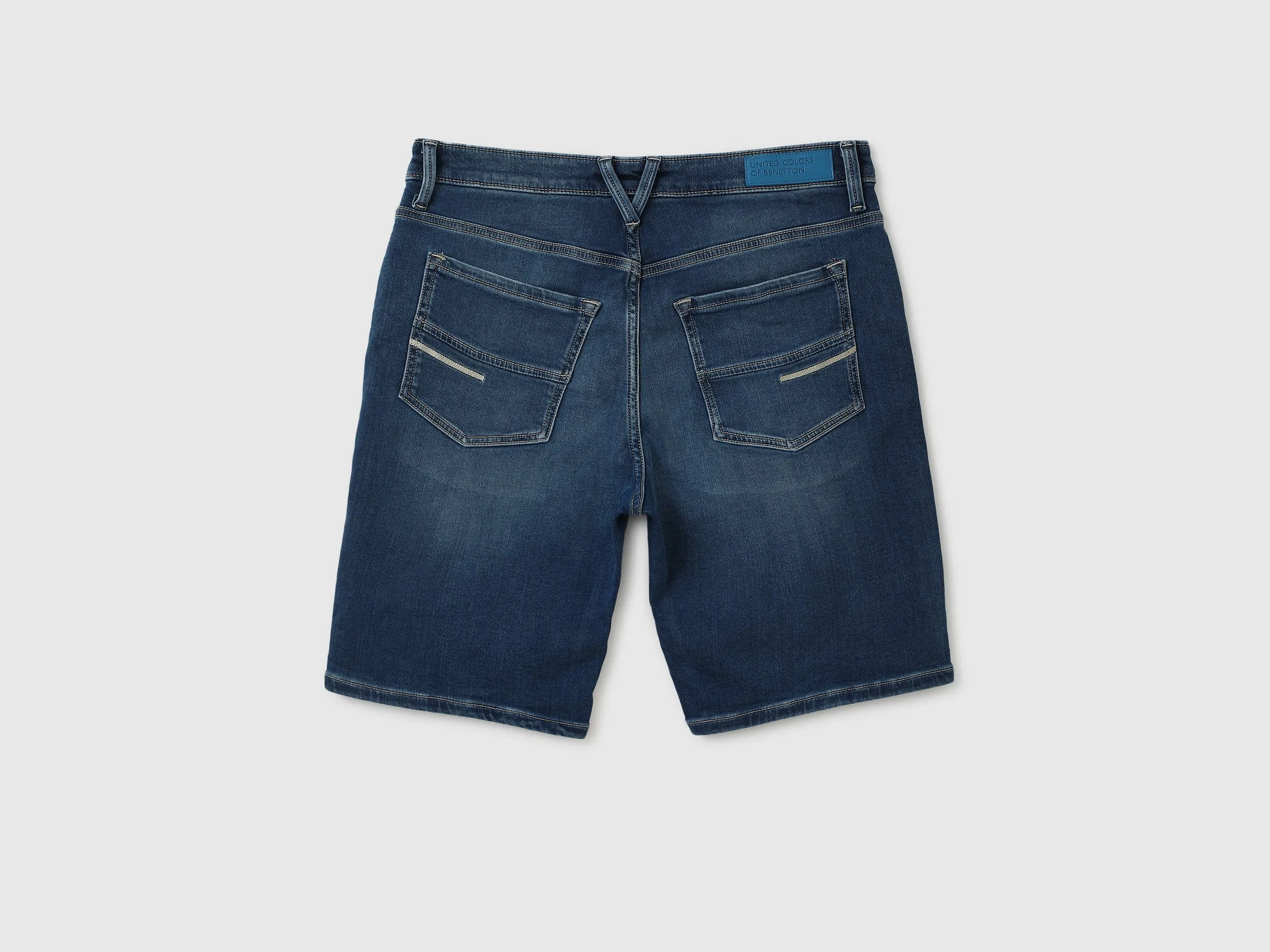 Men Solid Slim Fit Shorts