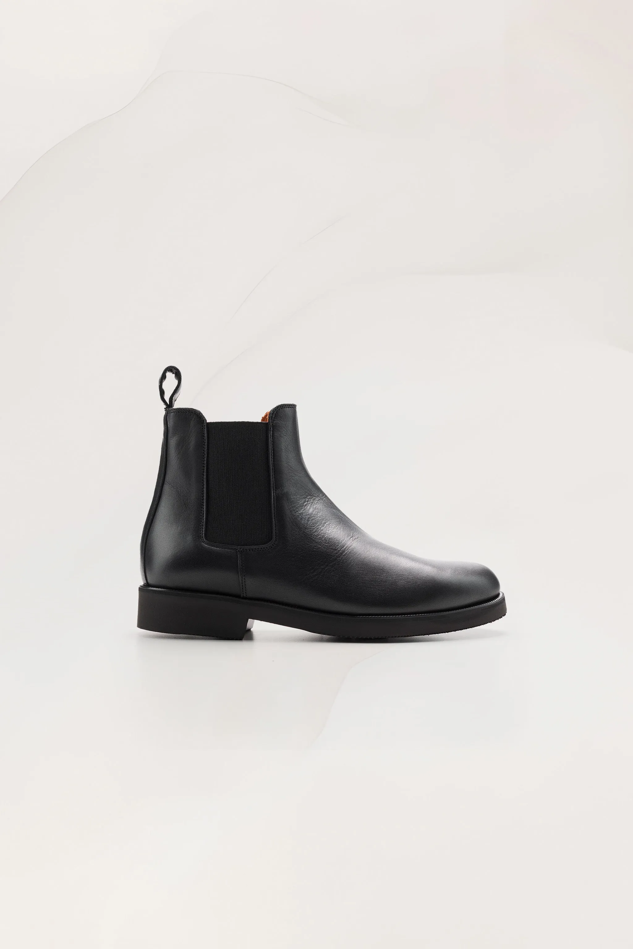 Mens Chelsea Boots in Black Calf