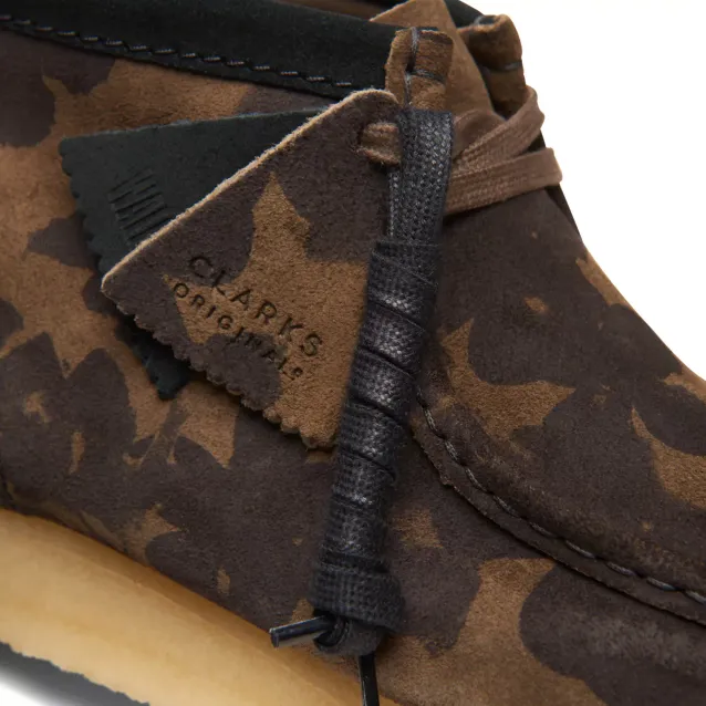 Men's Wallabee Boot (Black/Khaki Floral)