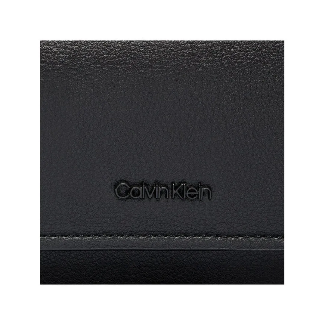 Minimal Focus Pouch