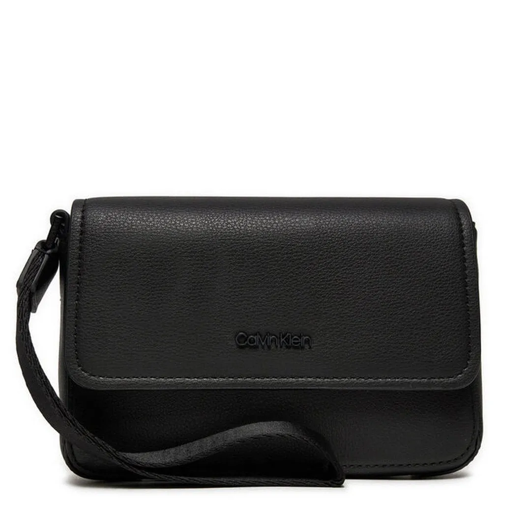 Minimal Focus Pouch