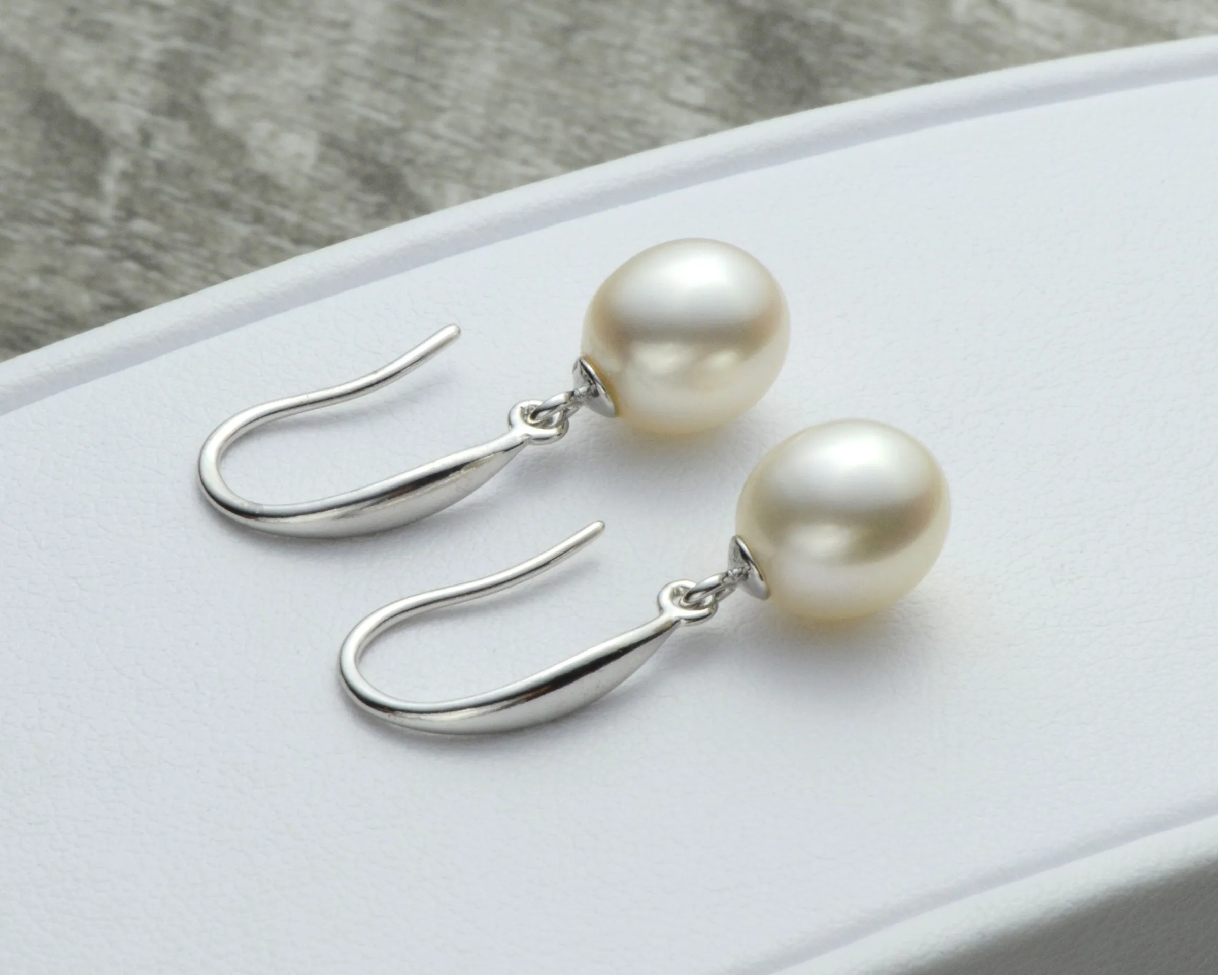 PEARL DROP EARRINGS - SILVER