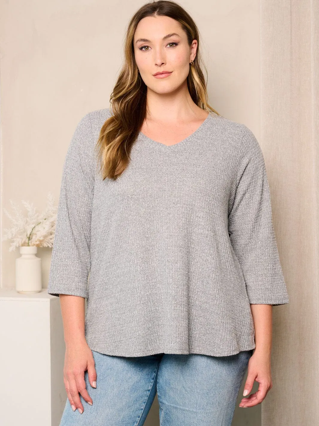 PLUS SIZE 3/4 SLEEVES V-NECK TUNIC TOP