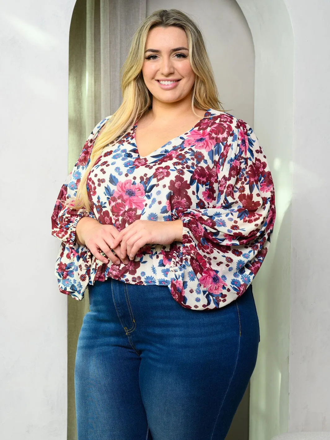 PLUS SIZE LONG SLEEVE V-NECK FLORAL TOP