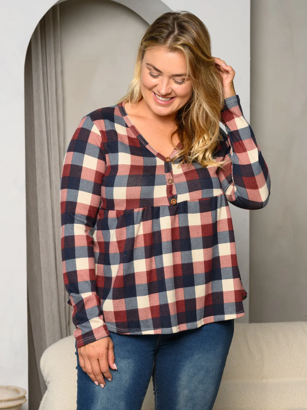 PLUS SIZE LONG SLEEVE V-NECK PLAID PRINT TOP