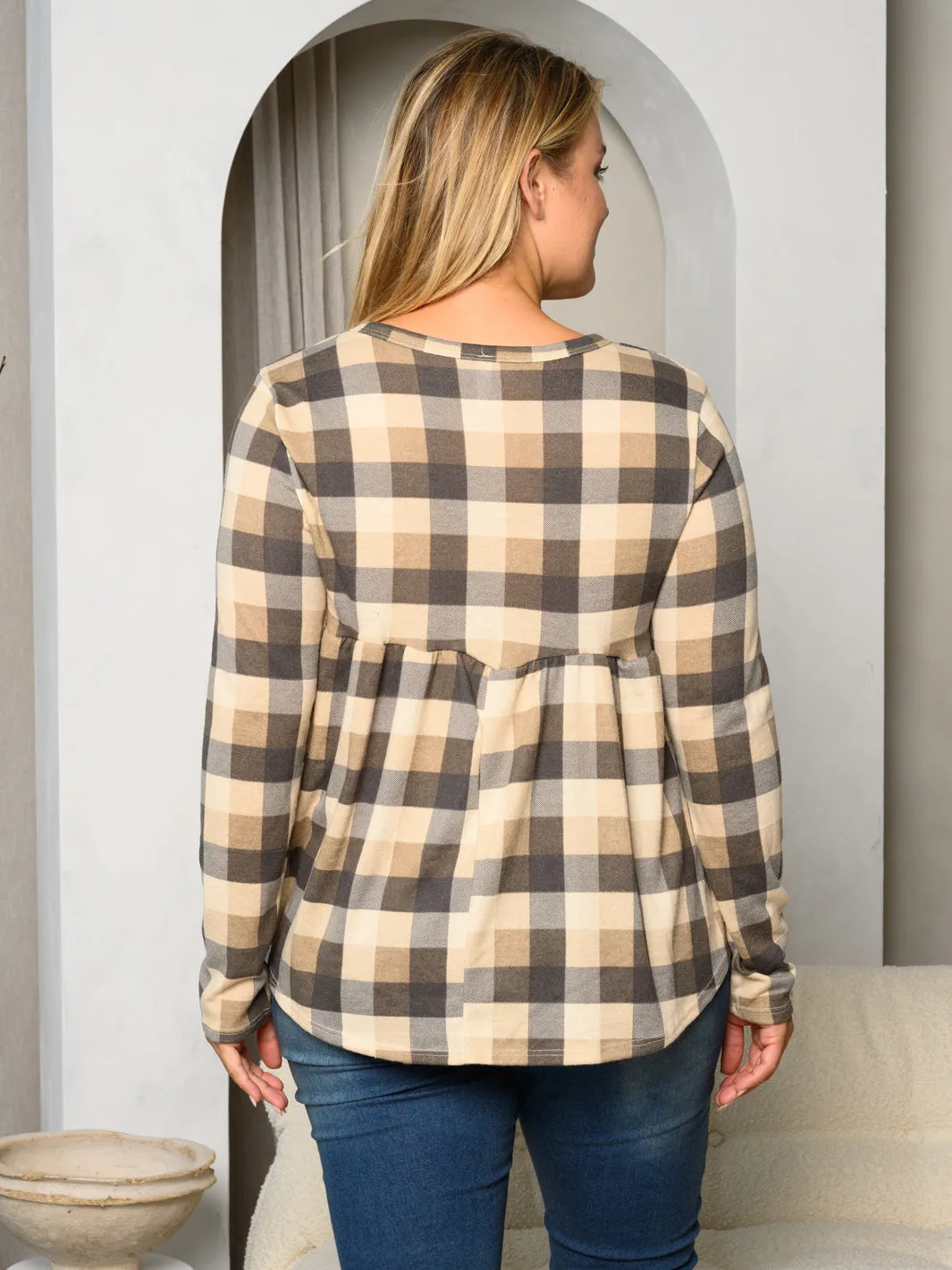 PLUS SIZE LONG SLEEVE V-NECK PLAID PRINT TOP