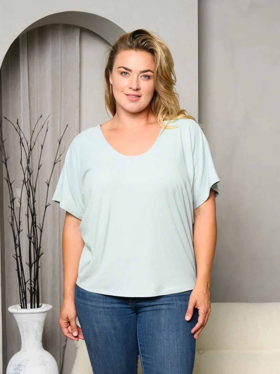 PLUS SIZE SHORT SLEEVE SOLID TUNIC TOP