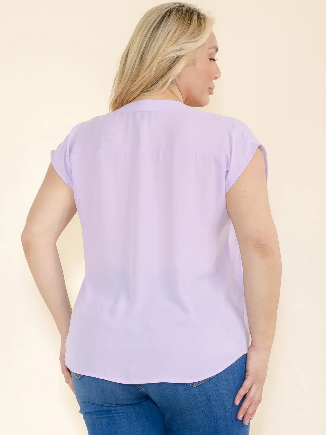 PLUS SIZE SHORT SLEEVE V-NECK TOP