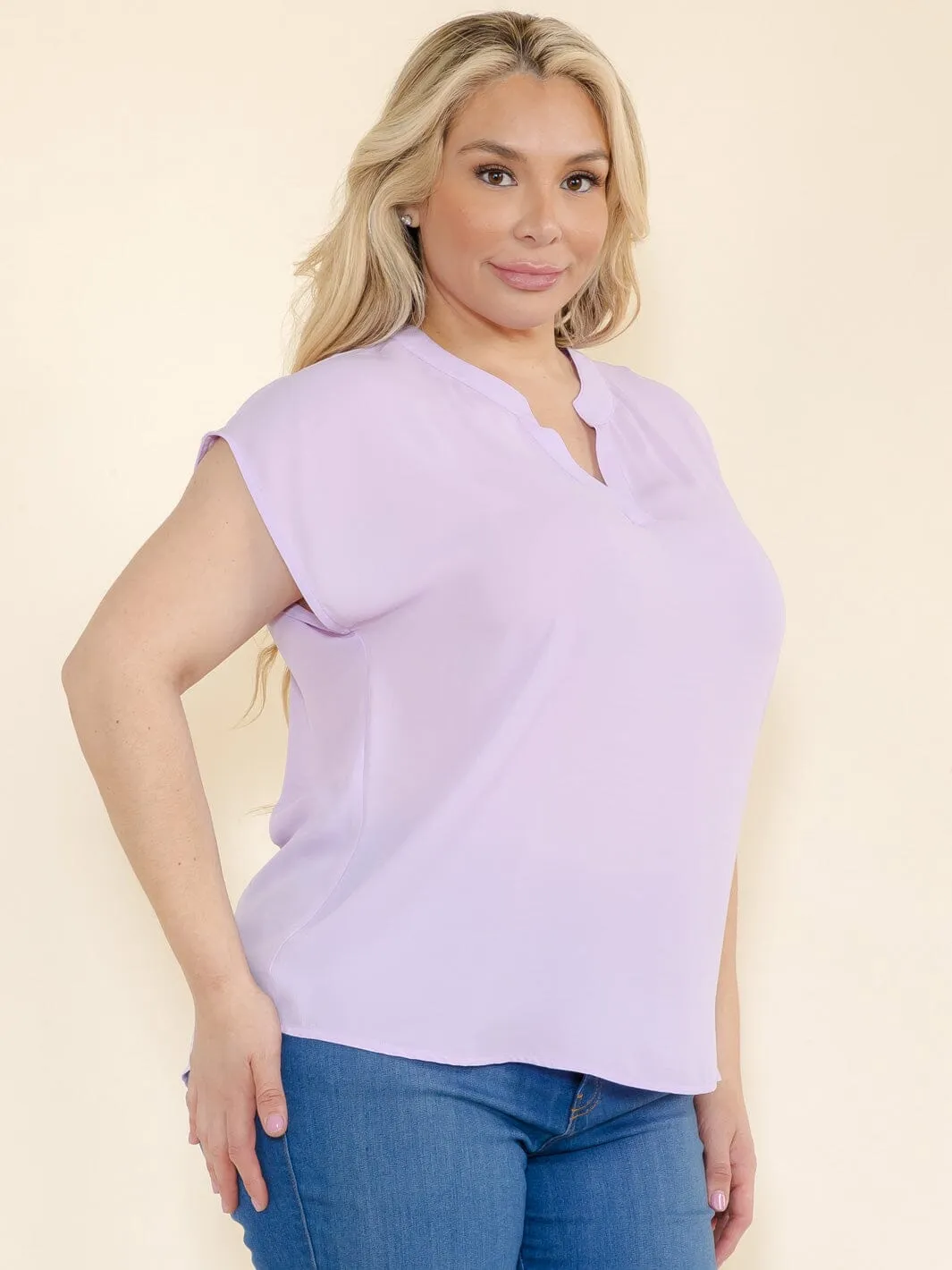 PLUS SIZE SHORT SLEEVE V-NECK TOP