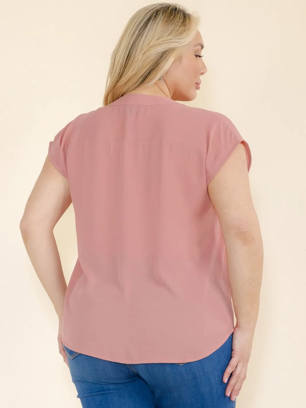 PLUS SIZE SHORT SLEEVE V-NECK TOP