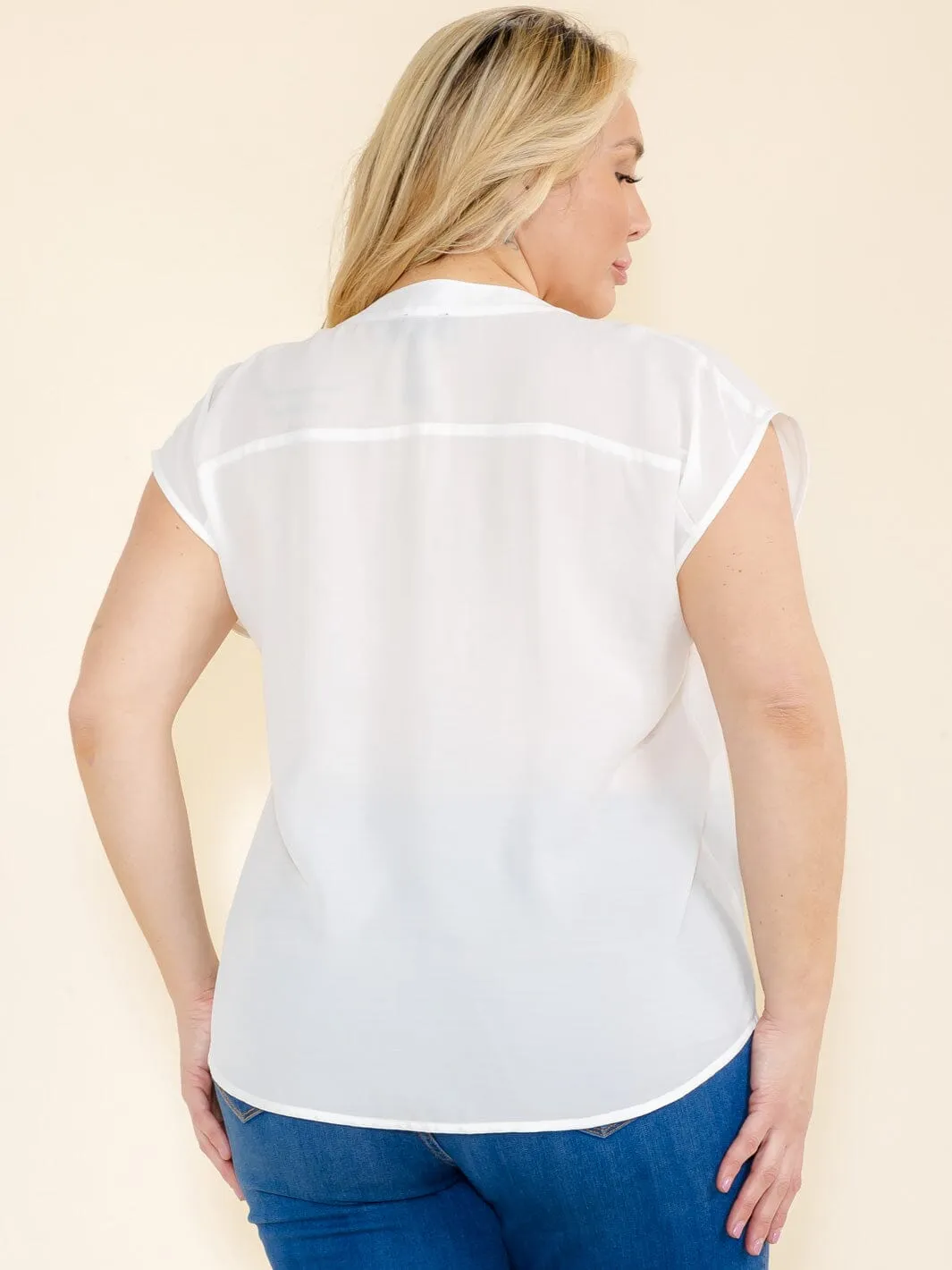 PLUS SIZE SHORT SLEEVE V-NECK TOP