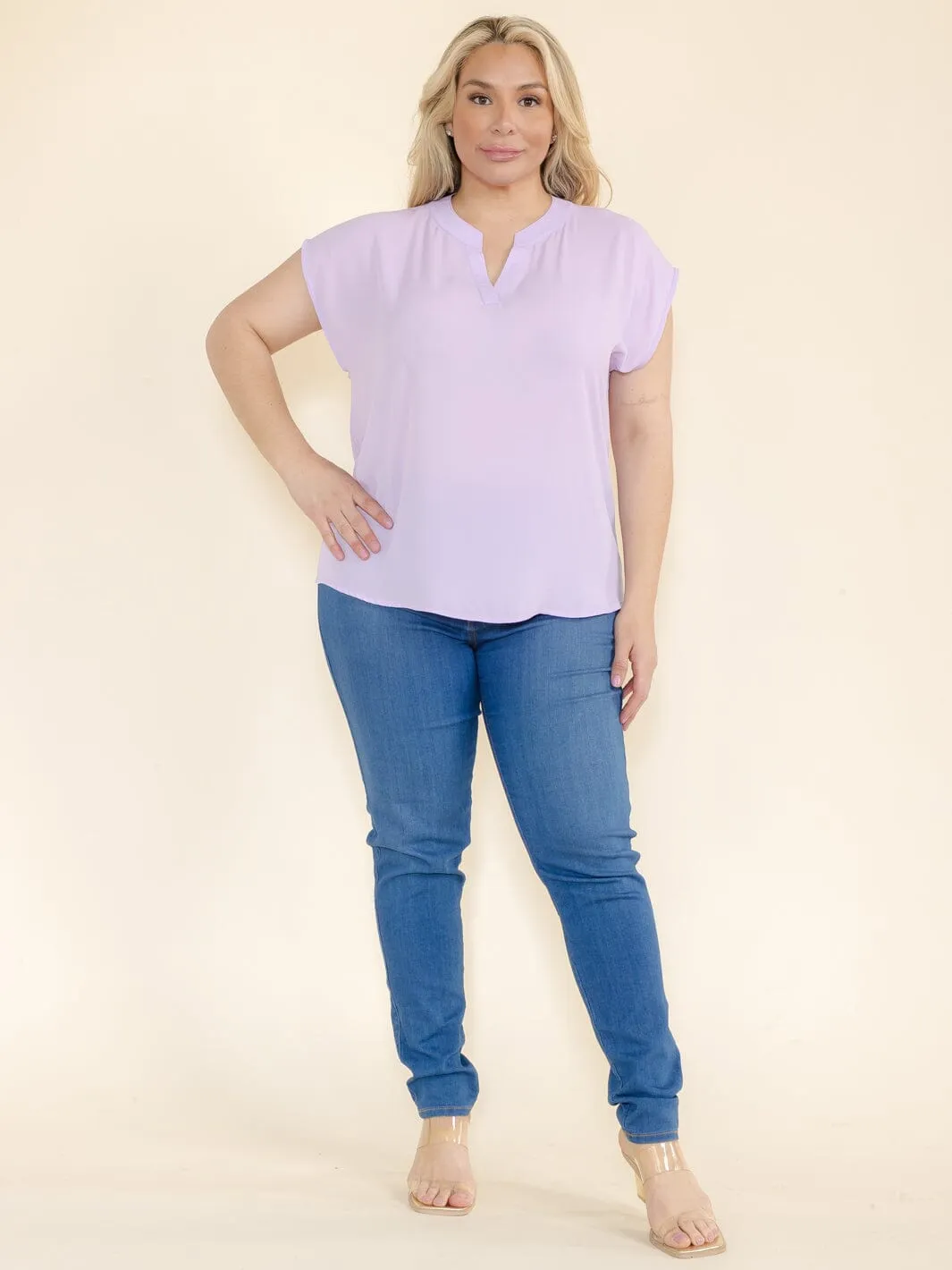 PLUS SIZE SHORT SLEEVE V-NECK TOP