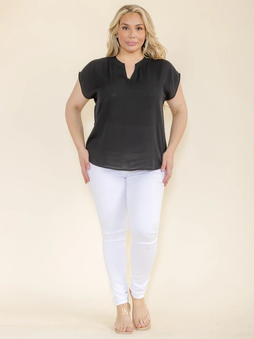 PLUS SIZE SHORT SLEEVE V-NECK TOP