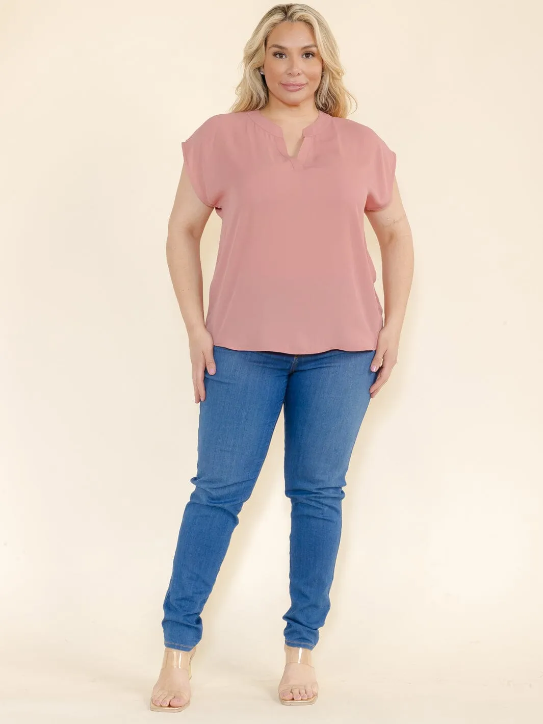 PLUS SIZE SHORT SLEEVE V-NECK TOP