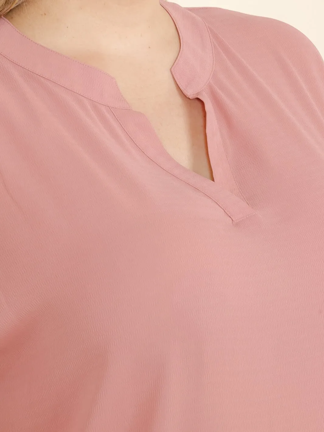 PLUS SIZE SHORT SLEEVE V-NECK TOP