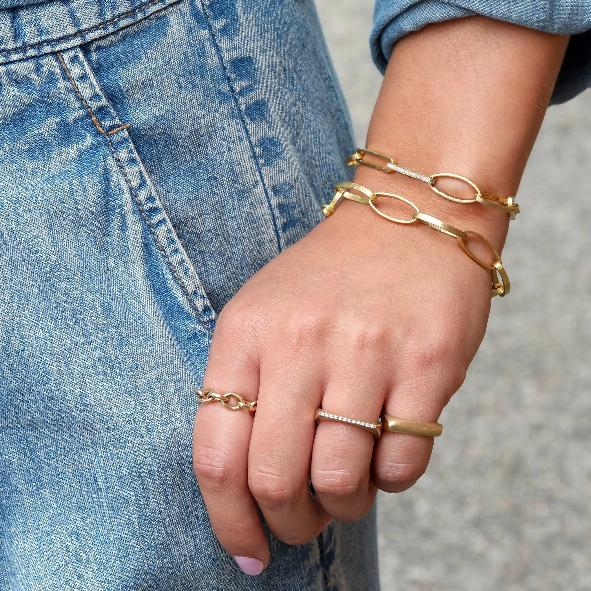 "Isabella" 18 Karat Yellow Gold Oval Link Bracelet