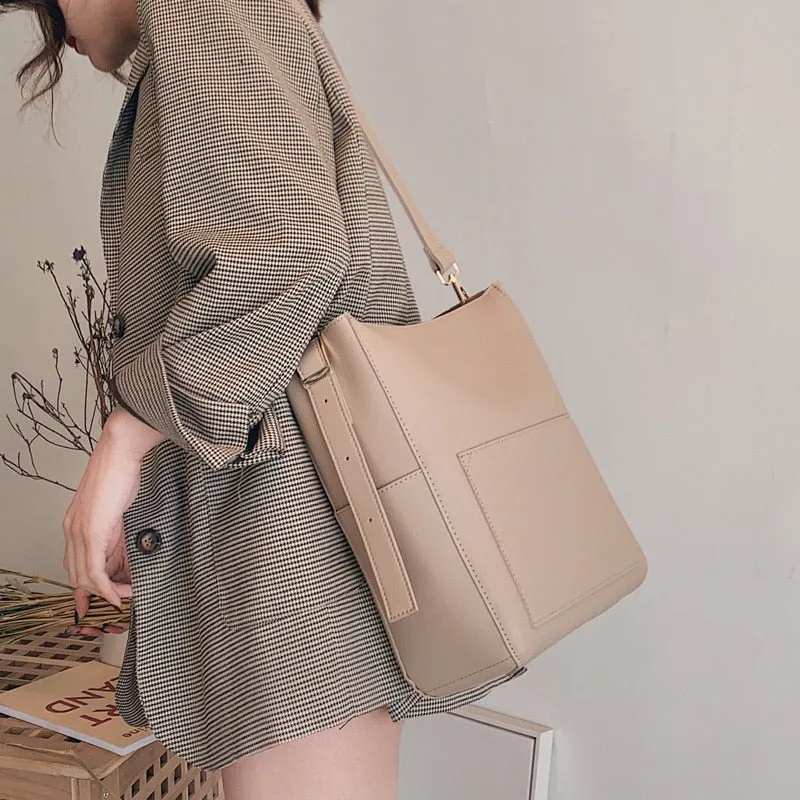 Realaiot Large Capacity Women Shoulder Bags Designer Brand Handbags Luxury Pu Leather Crossbody Bag Casual Tote Simply Buckets Bag Purse Casual Classy Outfits