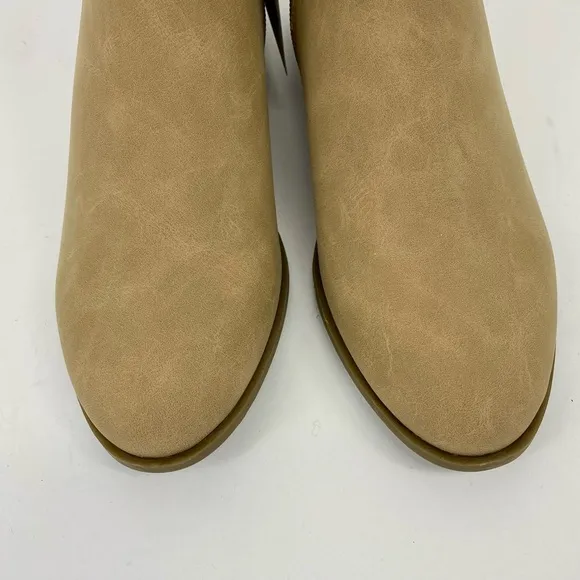 St Johns Bay Womens 7M SJB Rayford Ankle Boots Sand New in box Memory Foam