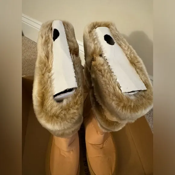 Timberland Juniors Winterberry Tall Fur Boots - Wheat (Size: 4M)
