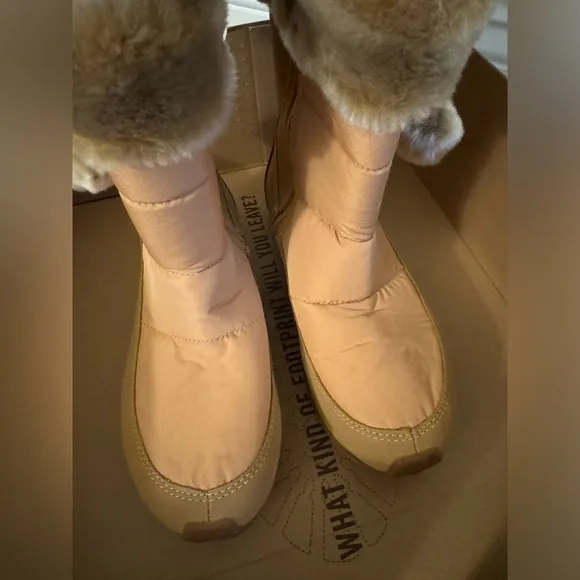 Timberland Juniors Winterberry Tall Fur Boots - Wheat (Size: 4M)
