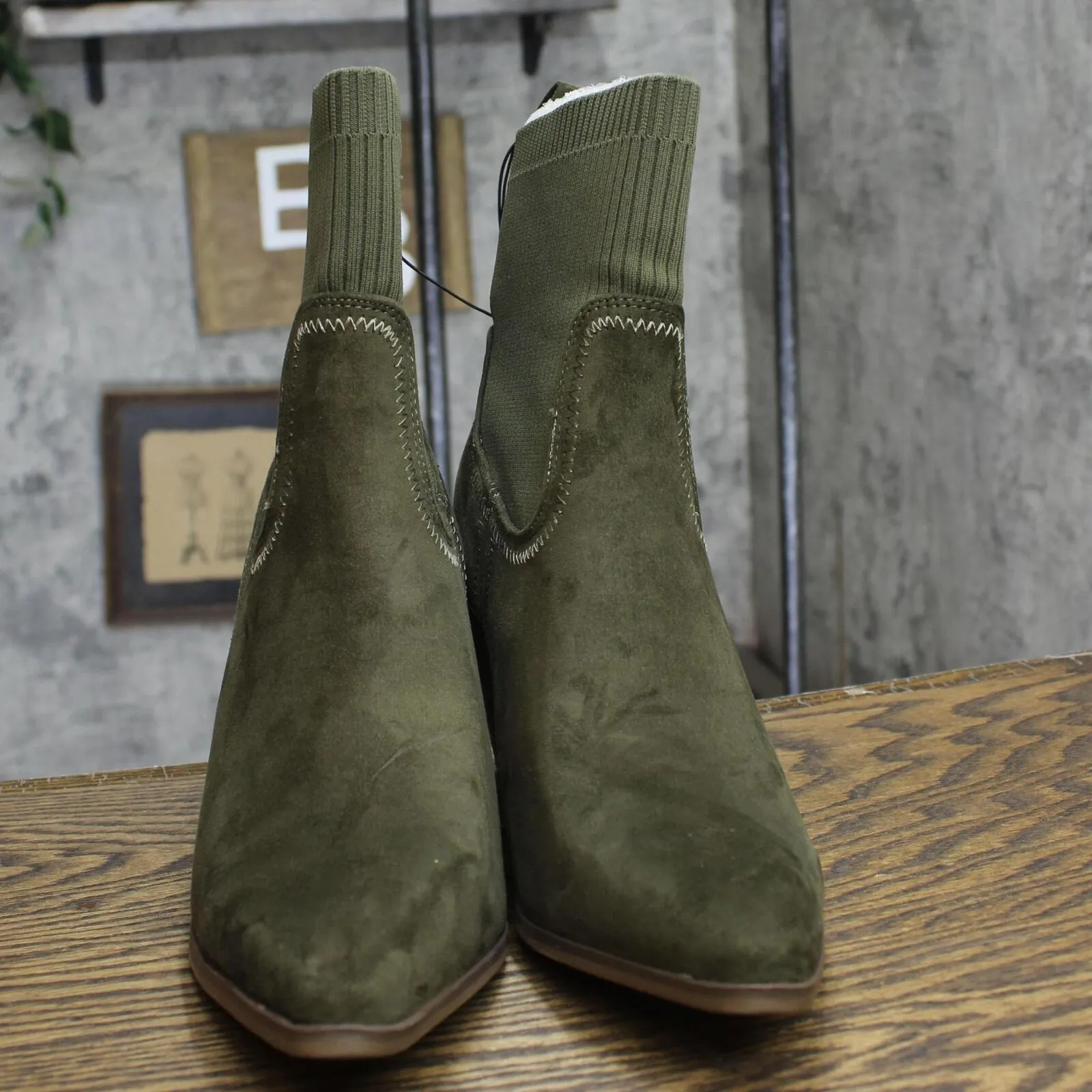 Universal Thread Womens Kinley Ankle Boots 88225814 Dark Olive Green 12M