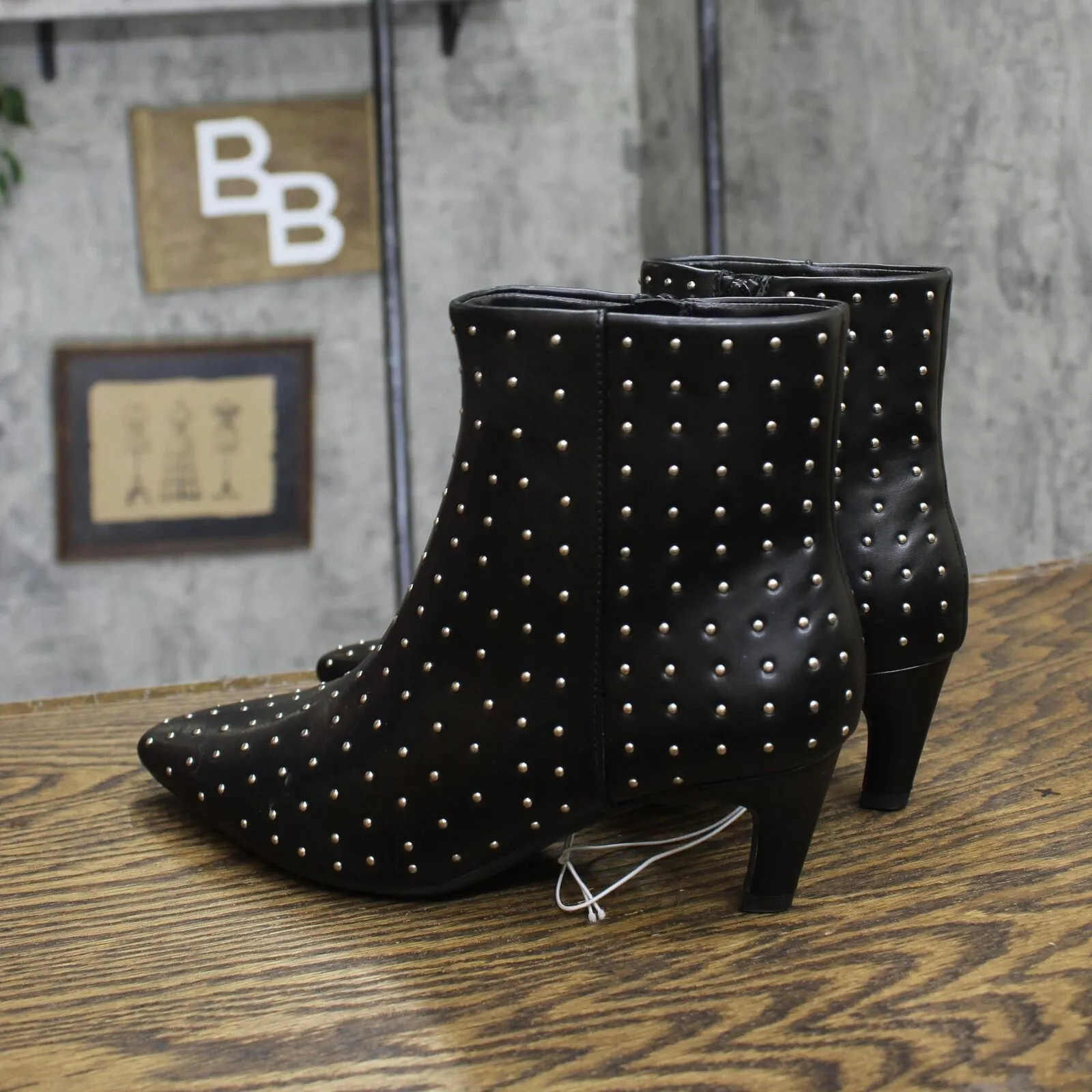 Universal Thread Womens Taylor Jet Studded Kitten Heel Ankle Boots Black 7.5M