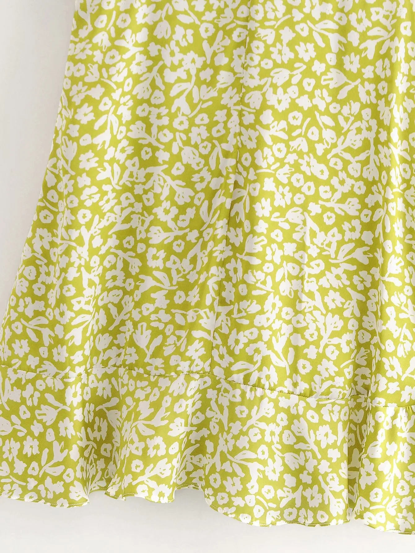 V-neck Puff Sleeve Single-breasted Floral Mini Dresses